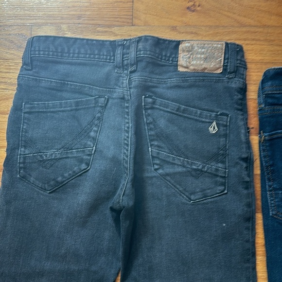 Volcom Kids Bottom Bundle - Picture 9 of 16